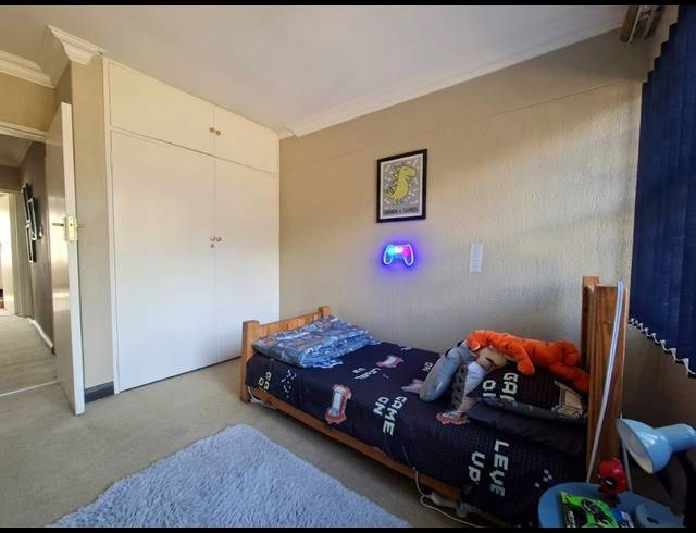 3 BEDROOM TOWNHOUSE FOR SALE IN THREE RIVERS PROPER